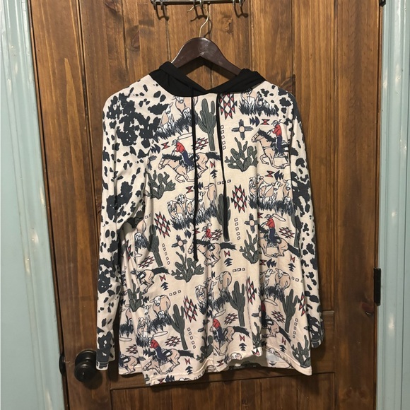 Tops - Women's Patterned Hoodie Sweatshirt